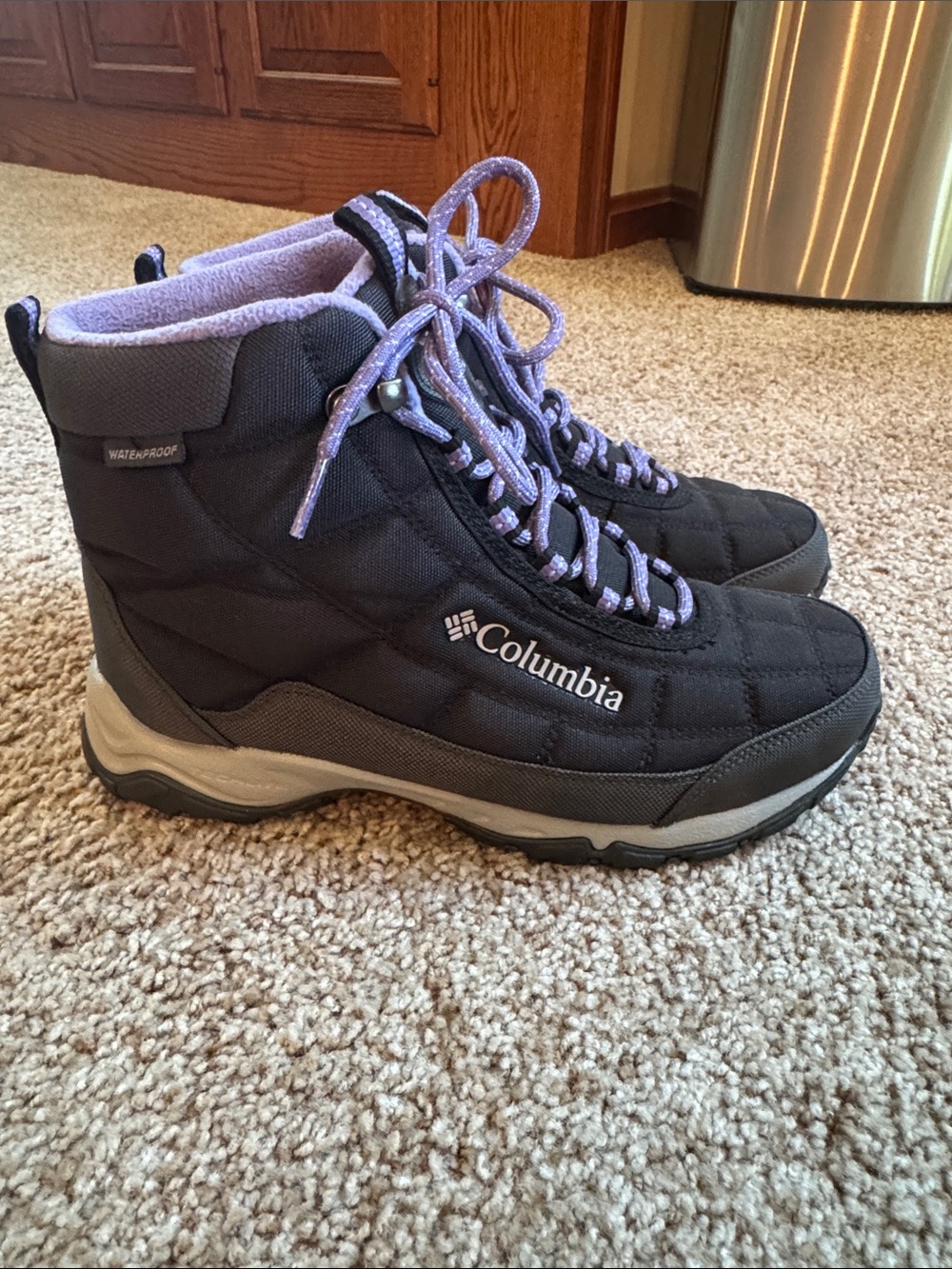 NEW Columbia Black and Purple Women's Firecamp Waterproof Winter Boots
